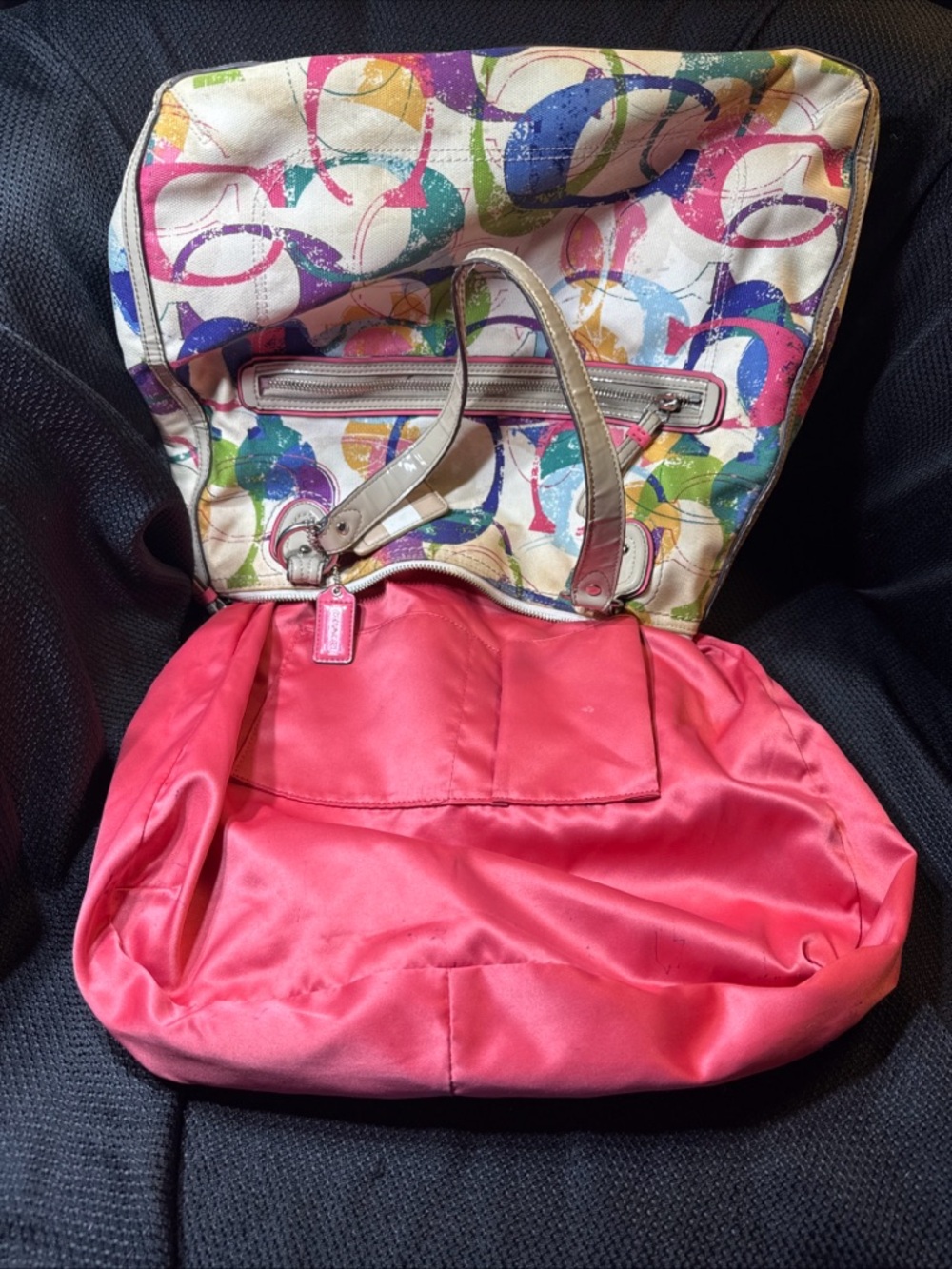 Coach Poppy Stamped C Hallie Tote handbag. Multicolor - Picture 14 of 17
